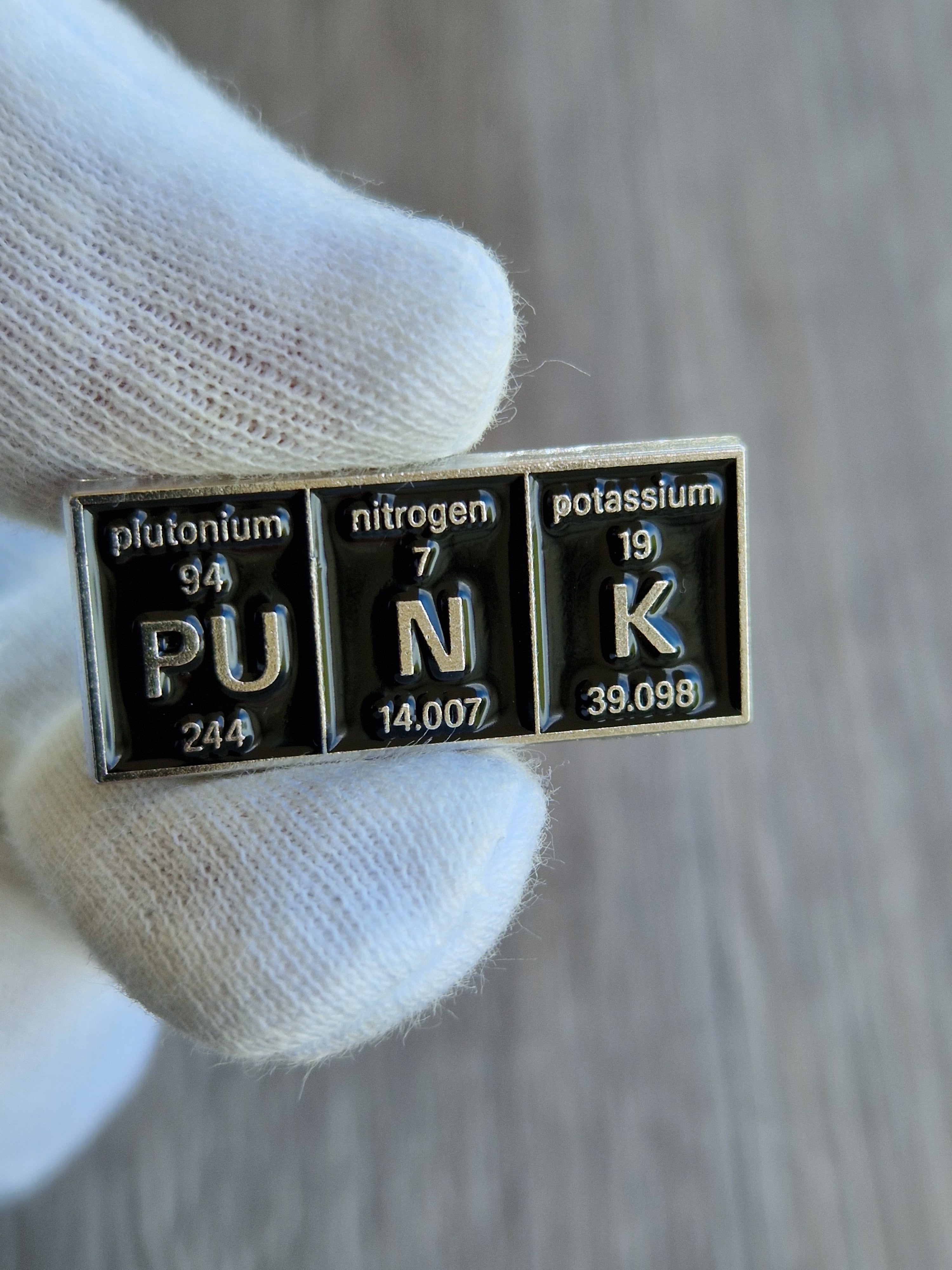 Spilla “PUNK” Tavola Periodica