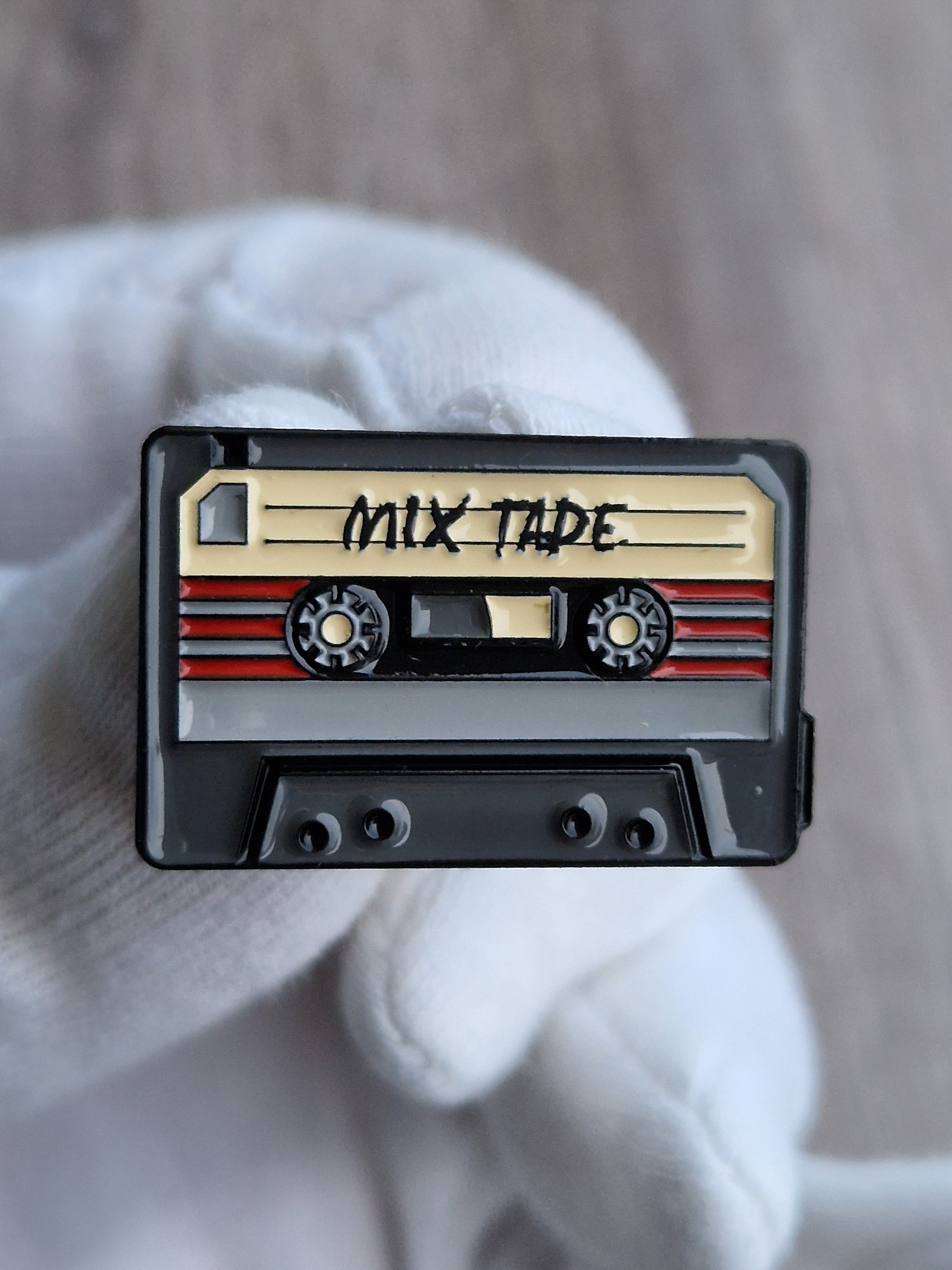 Spilla cassetta “Mix Tape” vintage