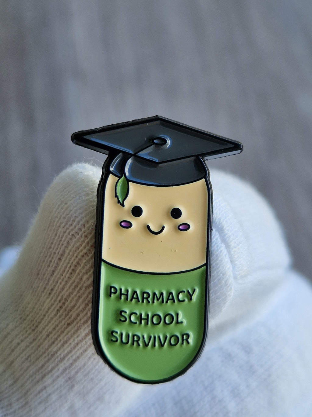 Spilla Capsula “Pharmacy School Survivor”