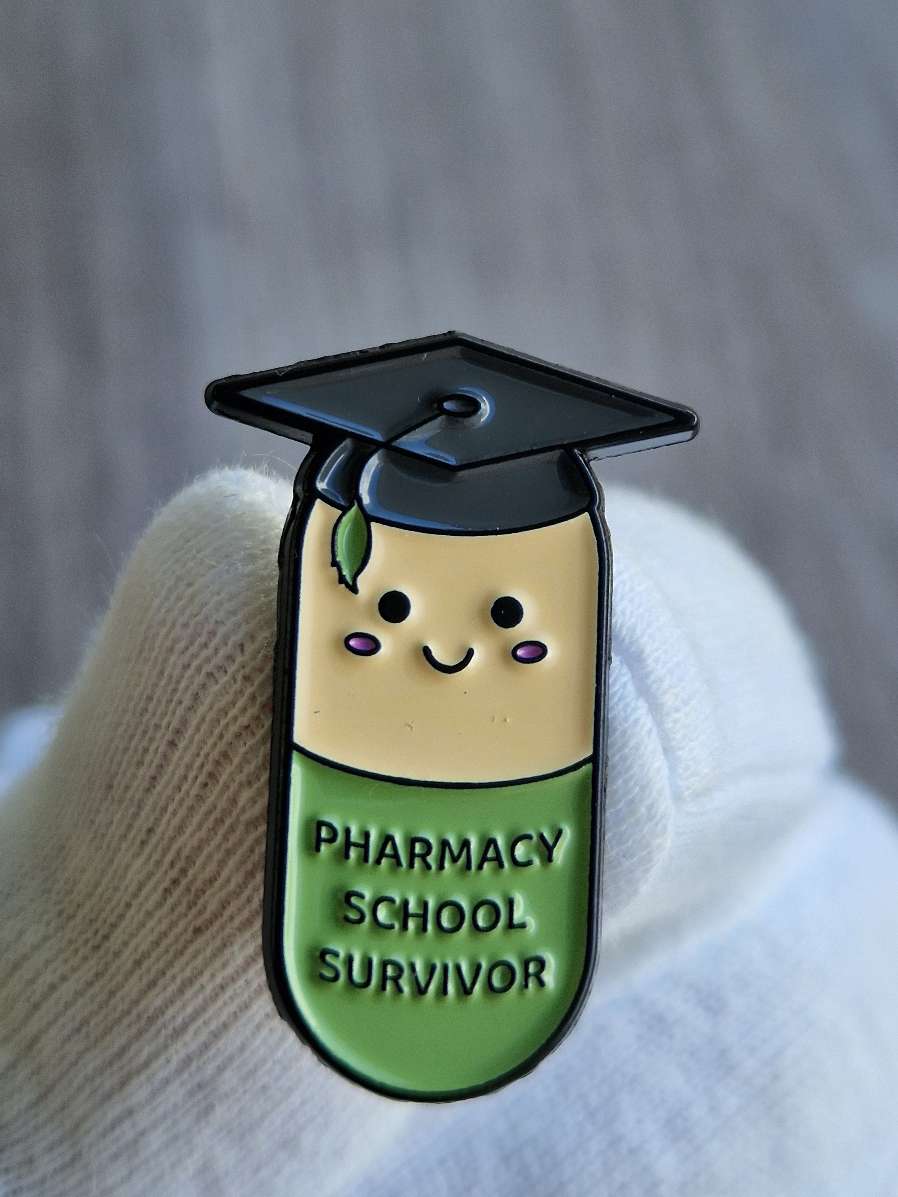 Spilla Capsula “Pharmacy School Survivor”