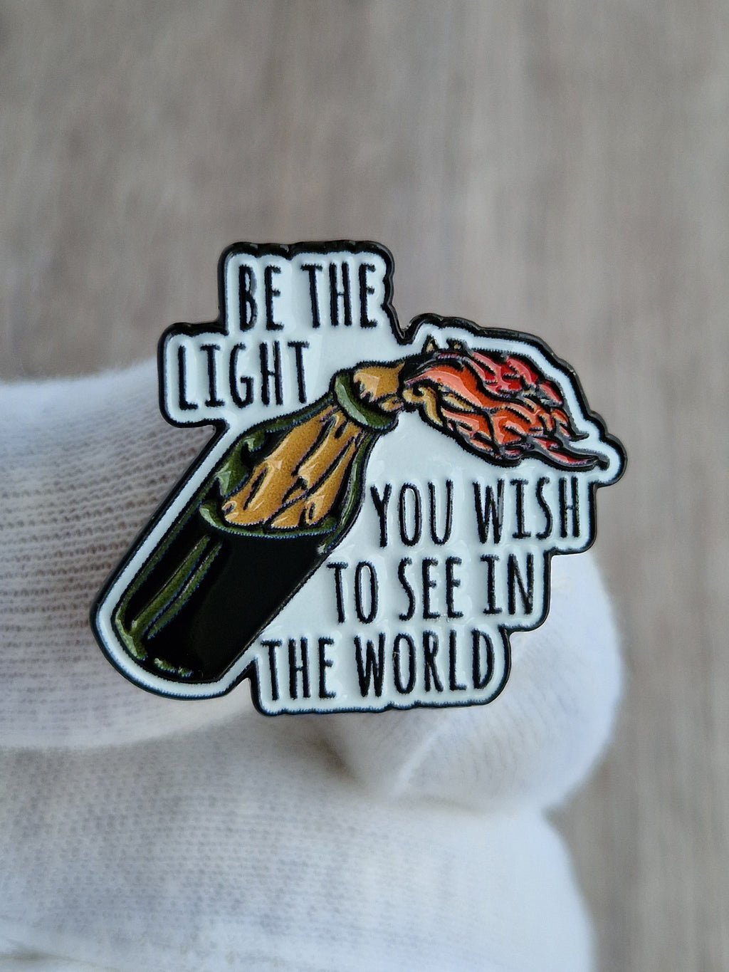 Spilla “Be the Light”