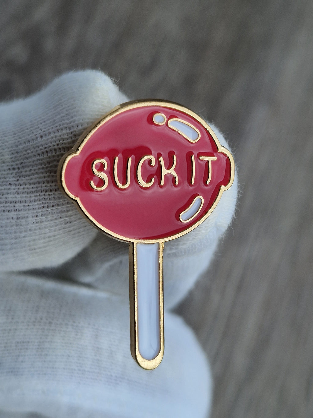 Spilla Lecca-Lecca “Suck It”