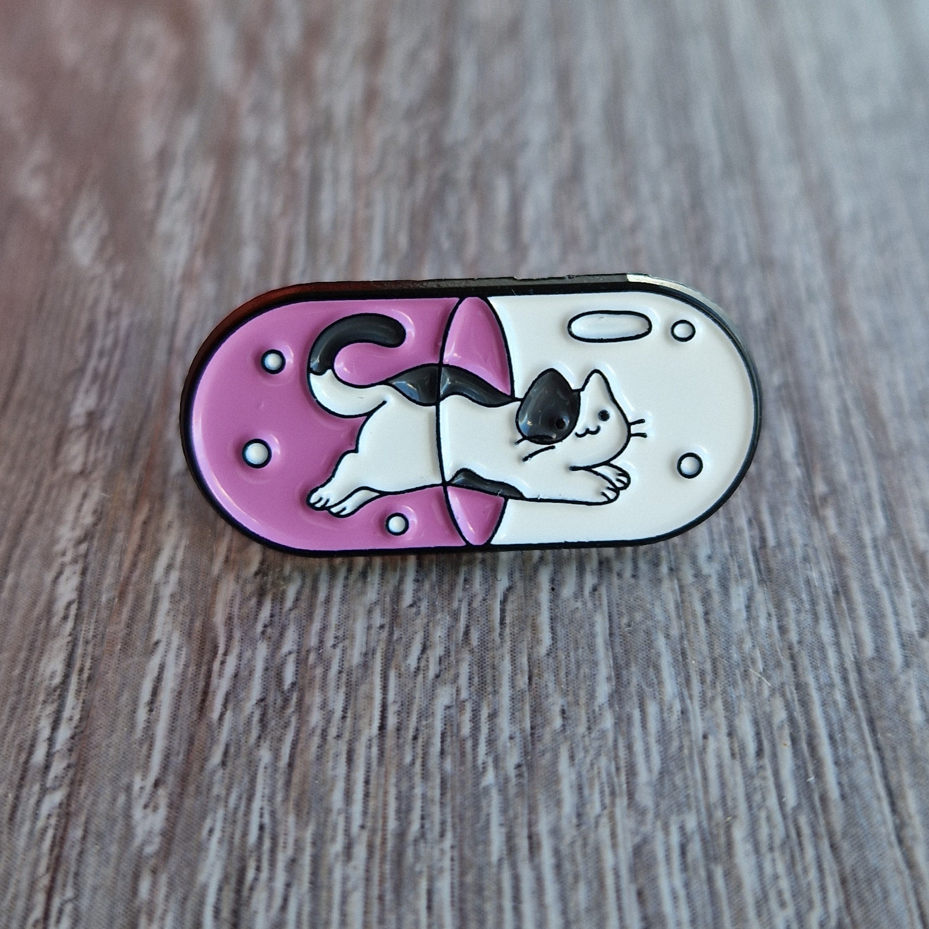 Spilla Gatto in Pillola