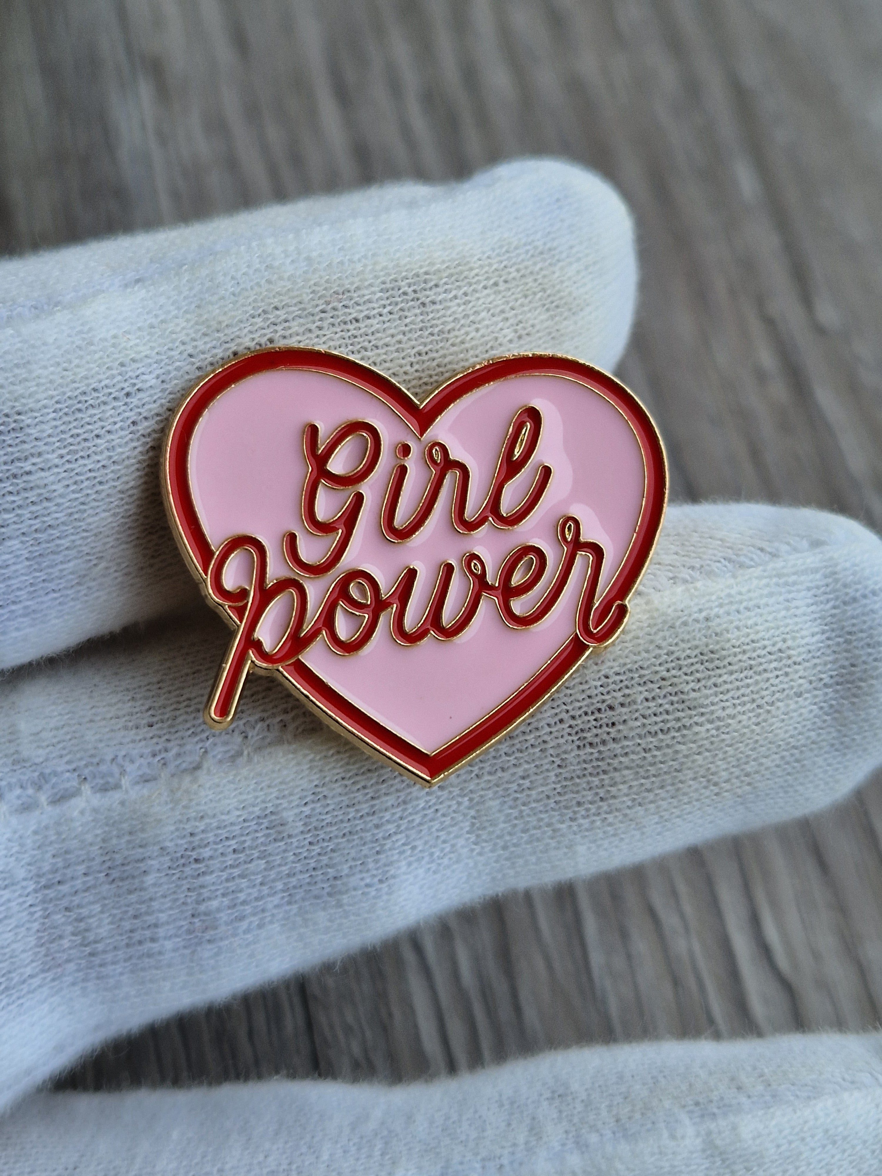 Spilla Girl Power Cuore Rosa