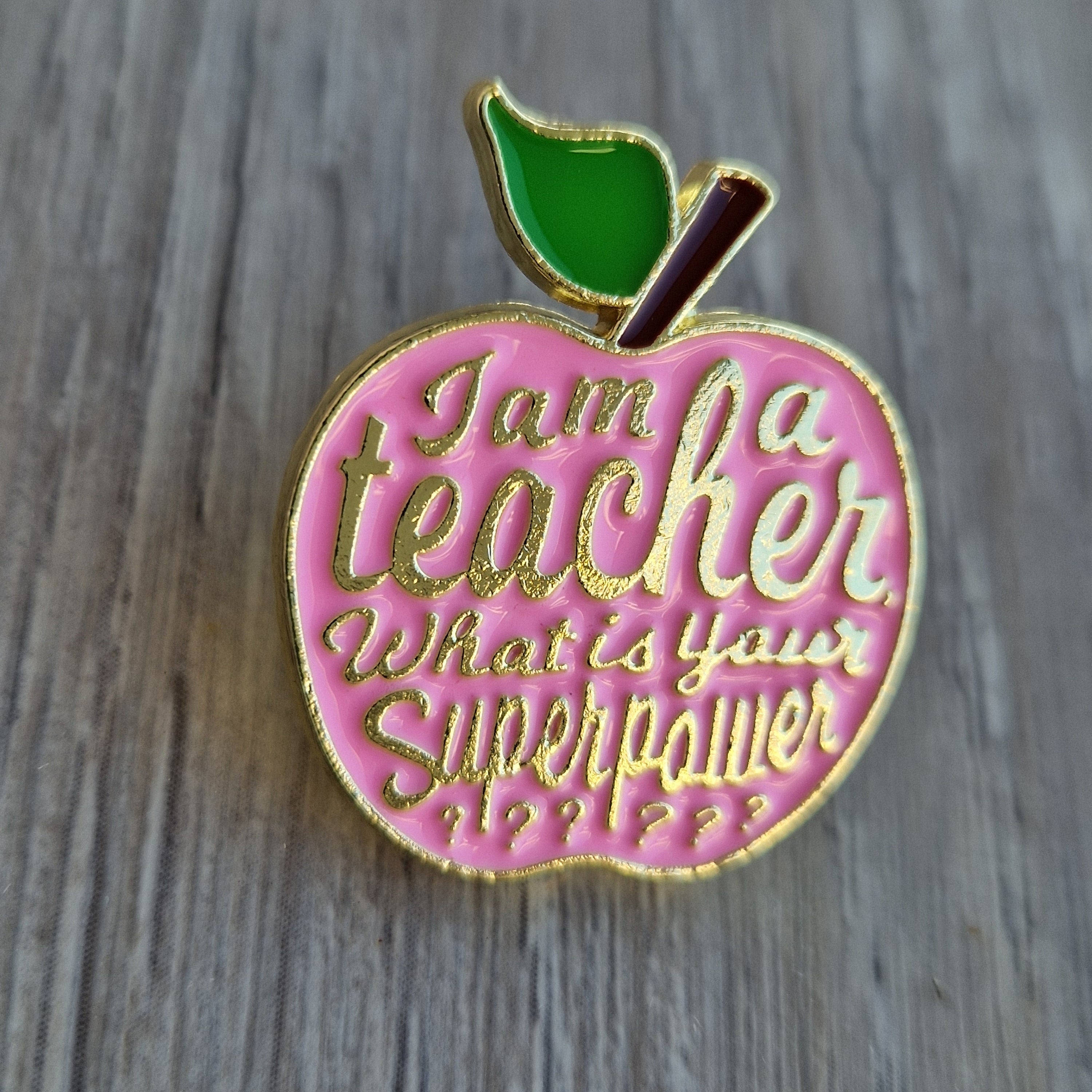 Spilla Mela “I Am a Teacher” Rosa e Oro