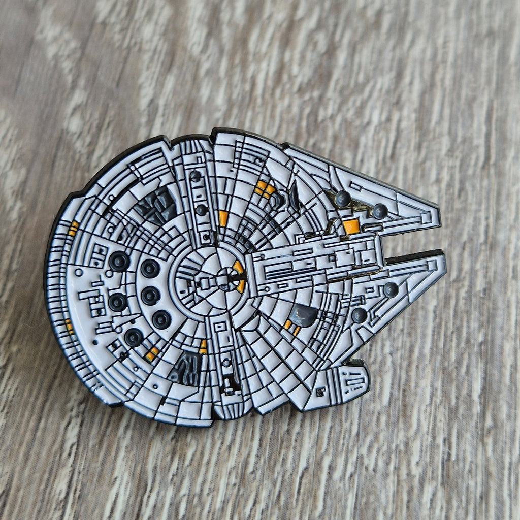 Spilla smaltata Millennium Falcon Star Wars