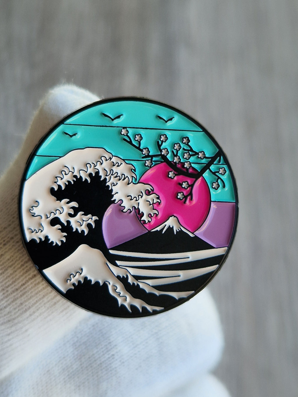 Spilla Grande Onda Hokusai Vaporwave