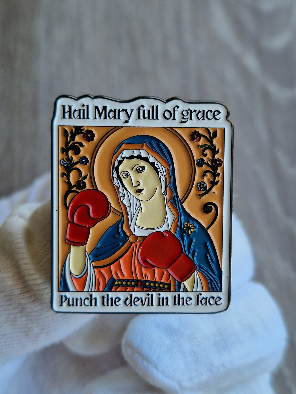Spilla "Hail Mary Punch"