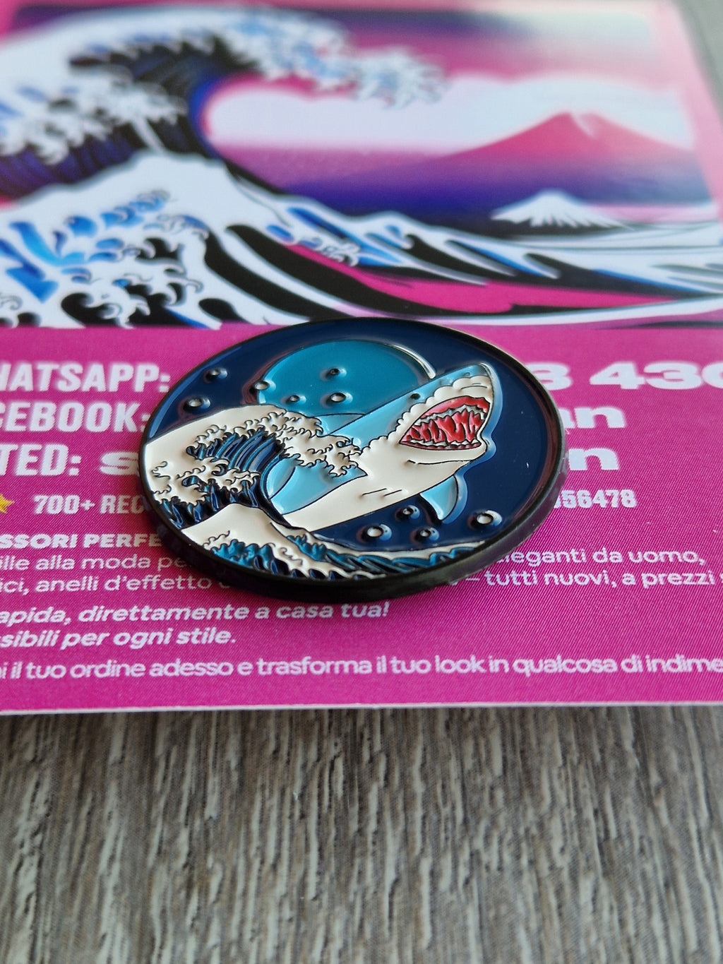 Spilla e card Onda Giapponese Neon
