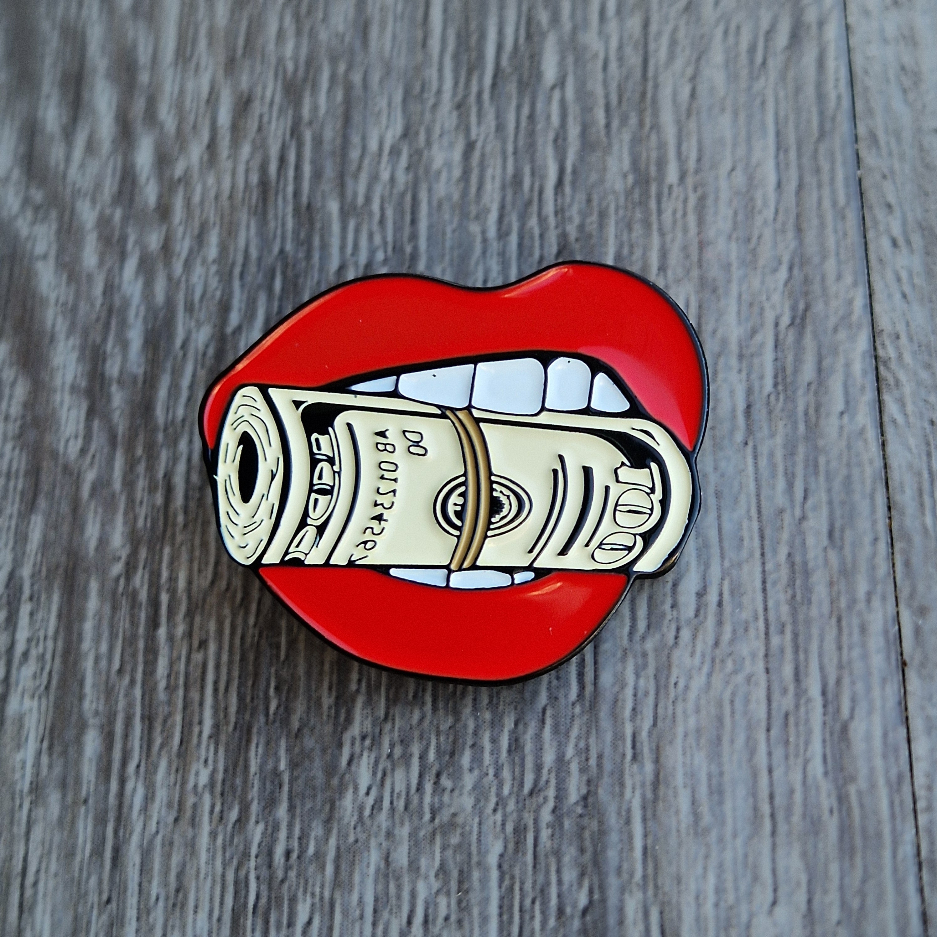 Spilla e card Bocca Rossetto Rosso