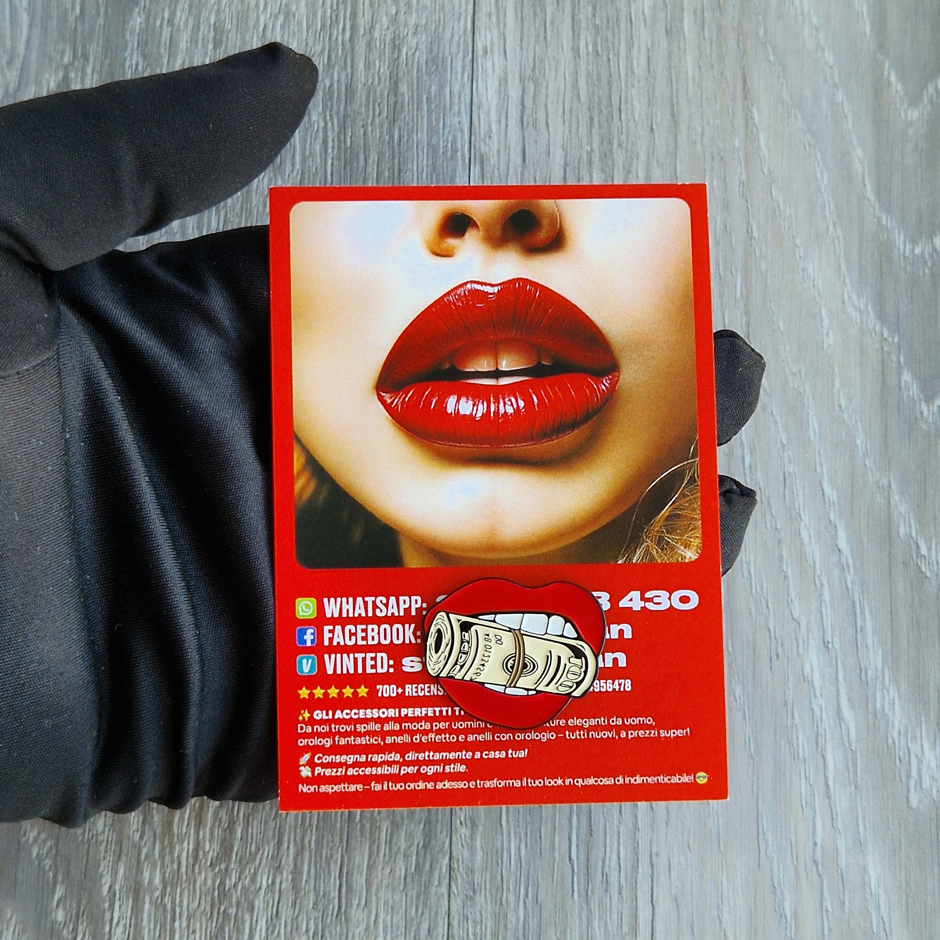 Spilla e card Bocca Rossetto Rosso