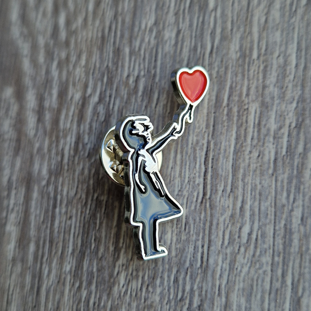 Spilla Street Art Bambina con Palloncino Cuore
