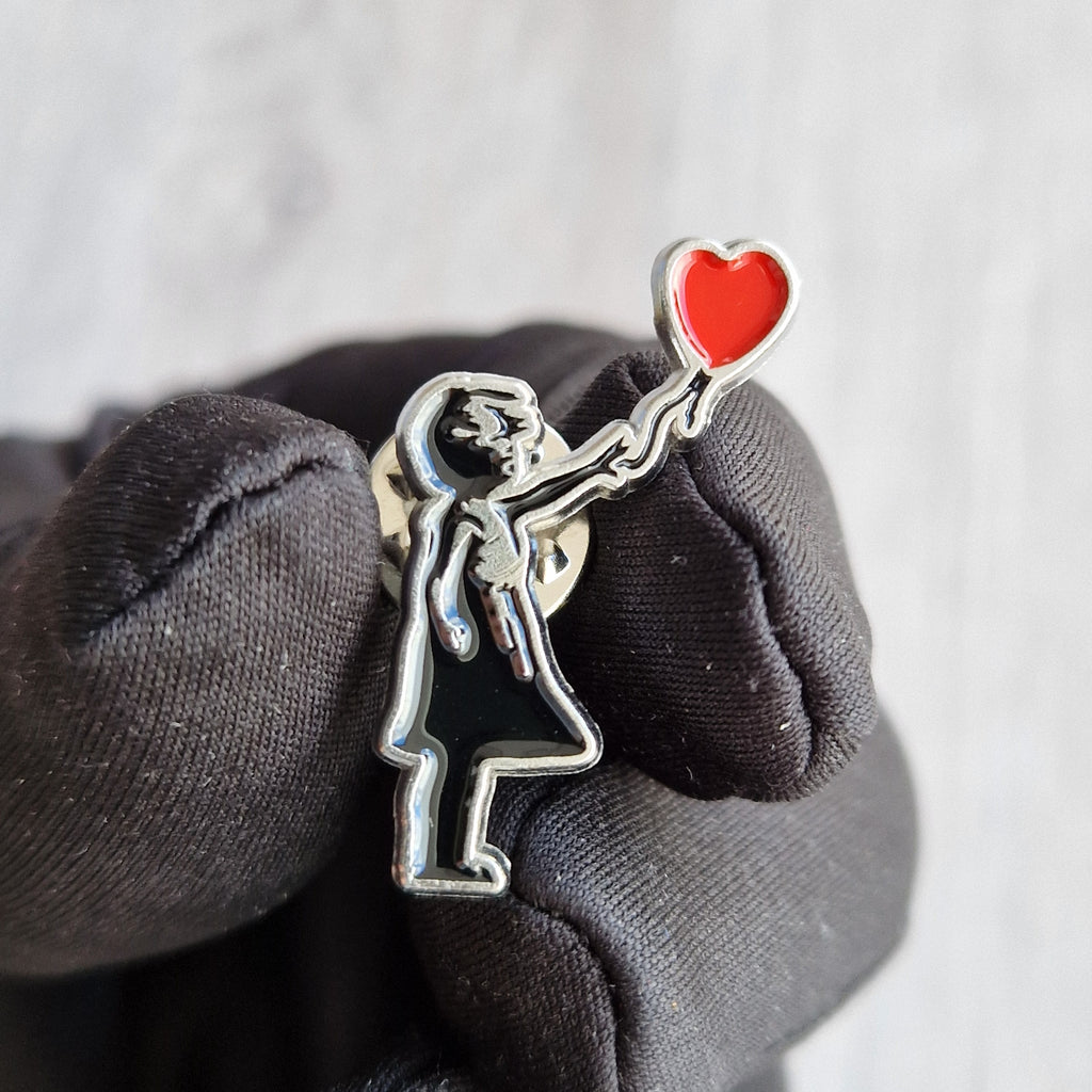 Spilla Street Art Bambina con Palloncino Cuore