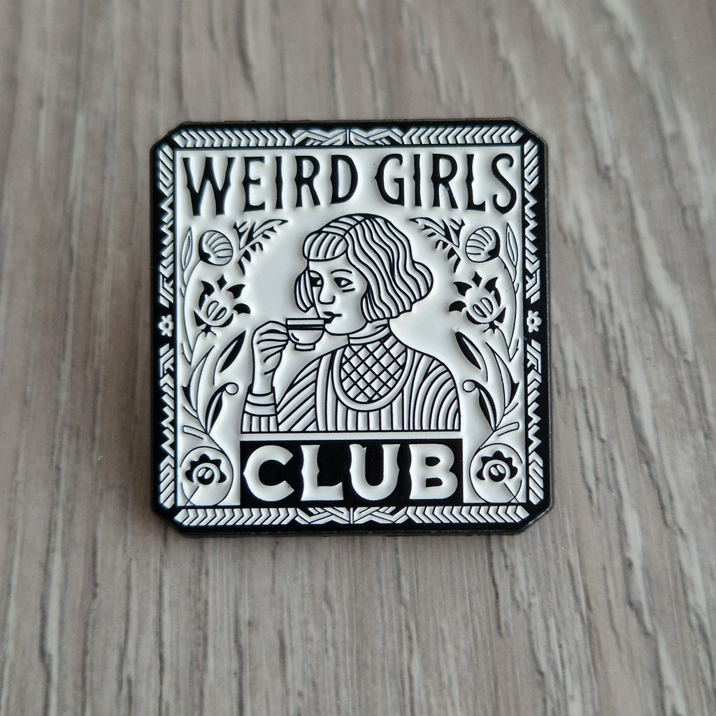 Spilla Weird Girls Club