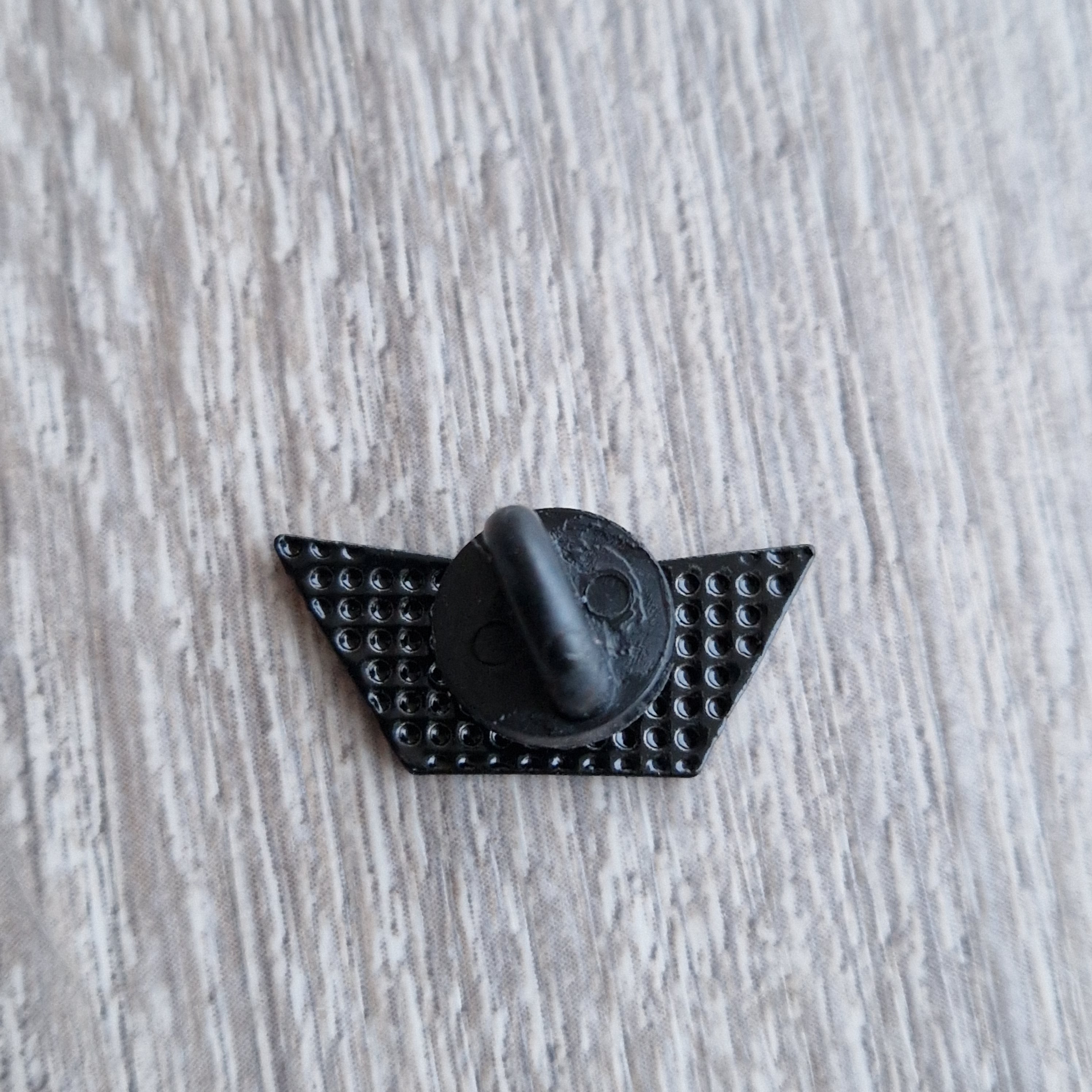 Spilla Barchetta di Carta con Cuore