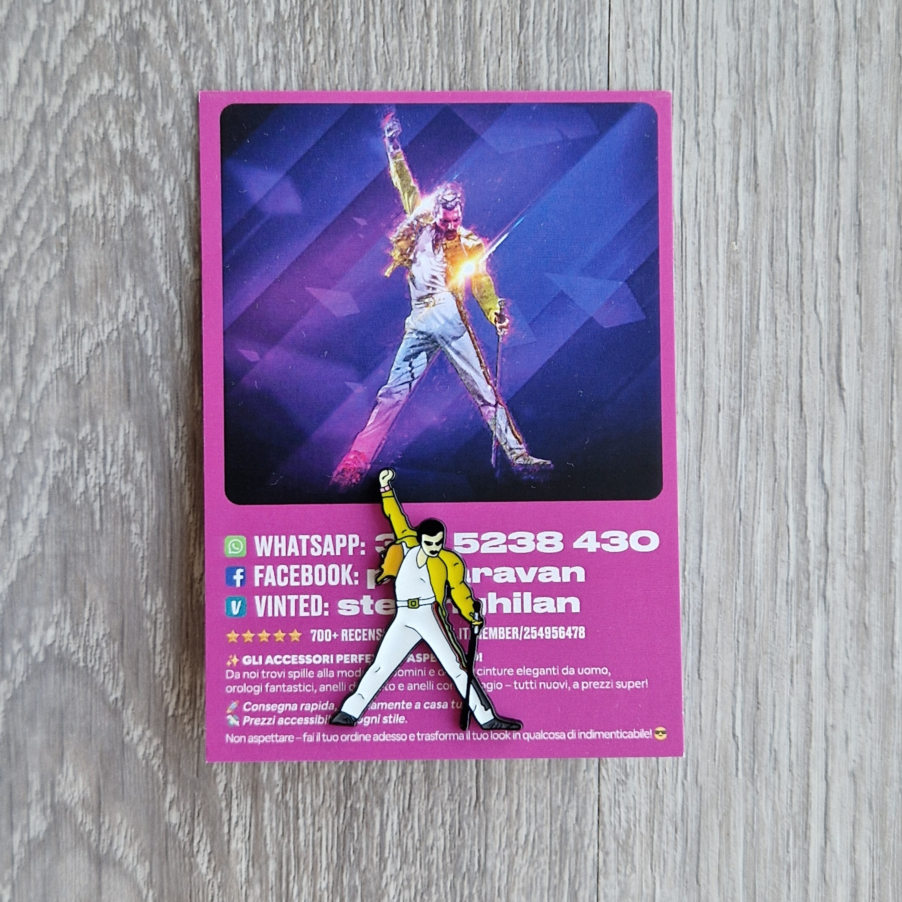 Spilla e card Freddie Mercury
