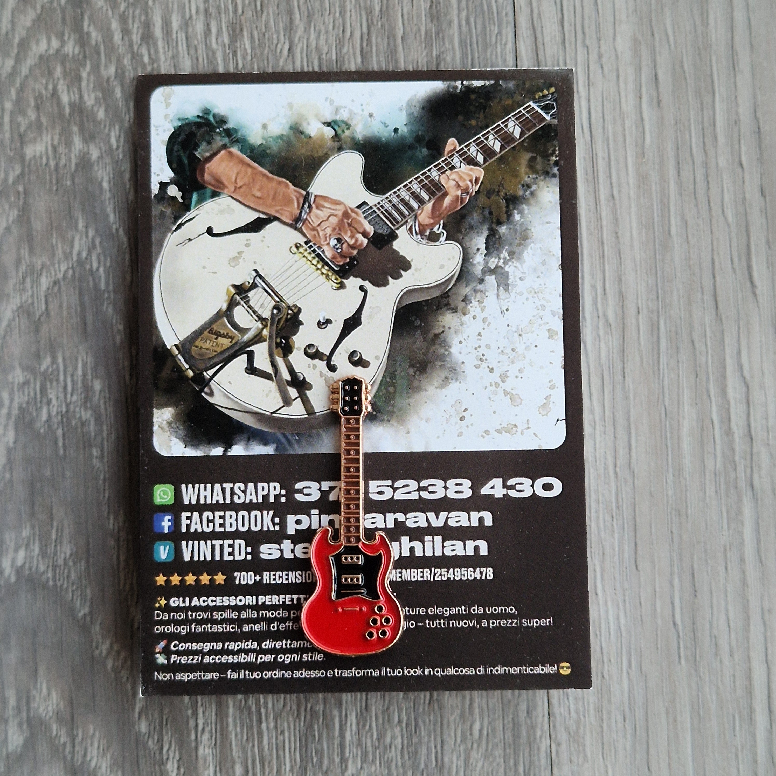 Spilla e card Chitarra Rossa Rock