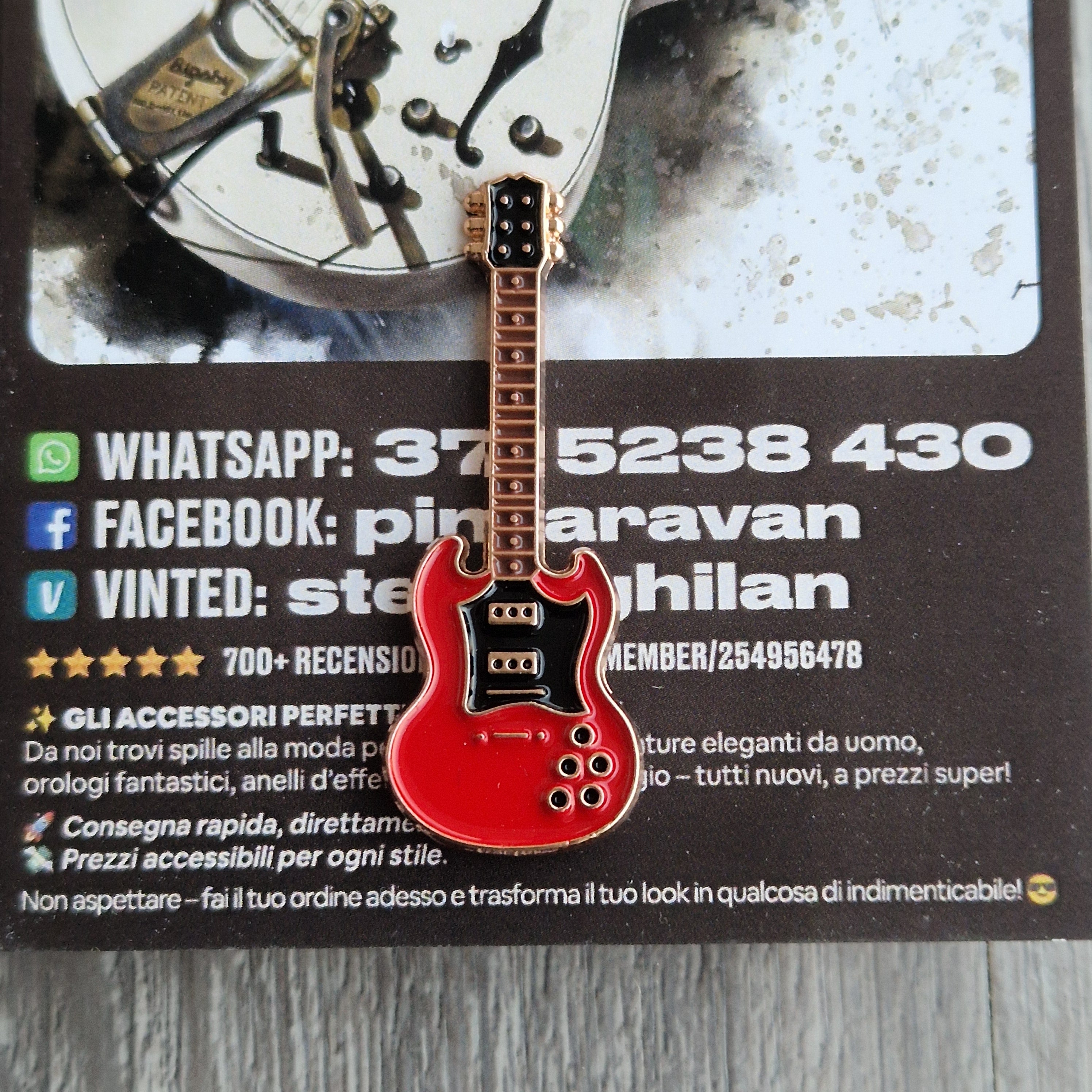 Spilla e card Chitarra Rossa Rock