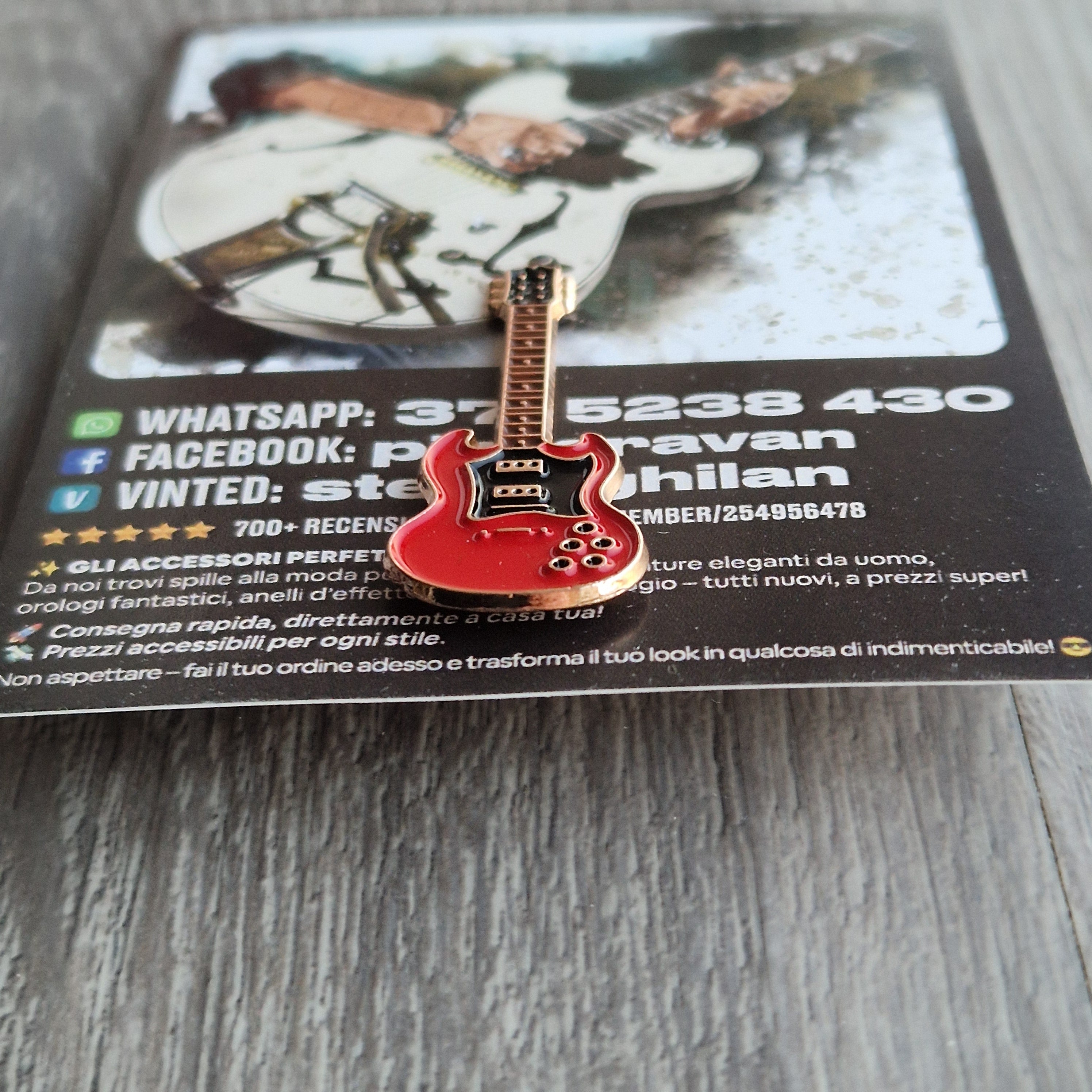 Spilla e card Chitarra Rossa Rock