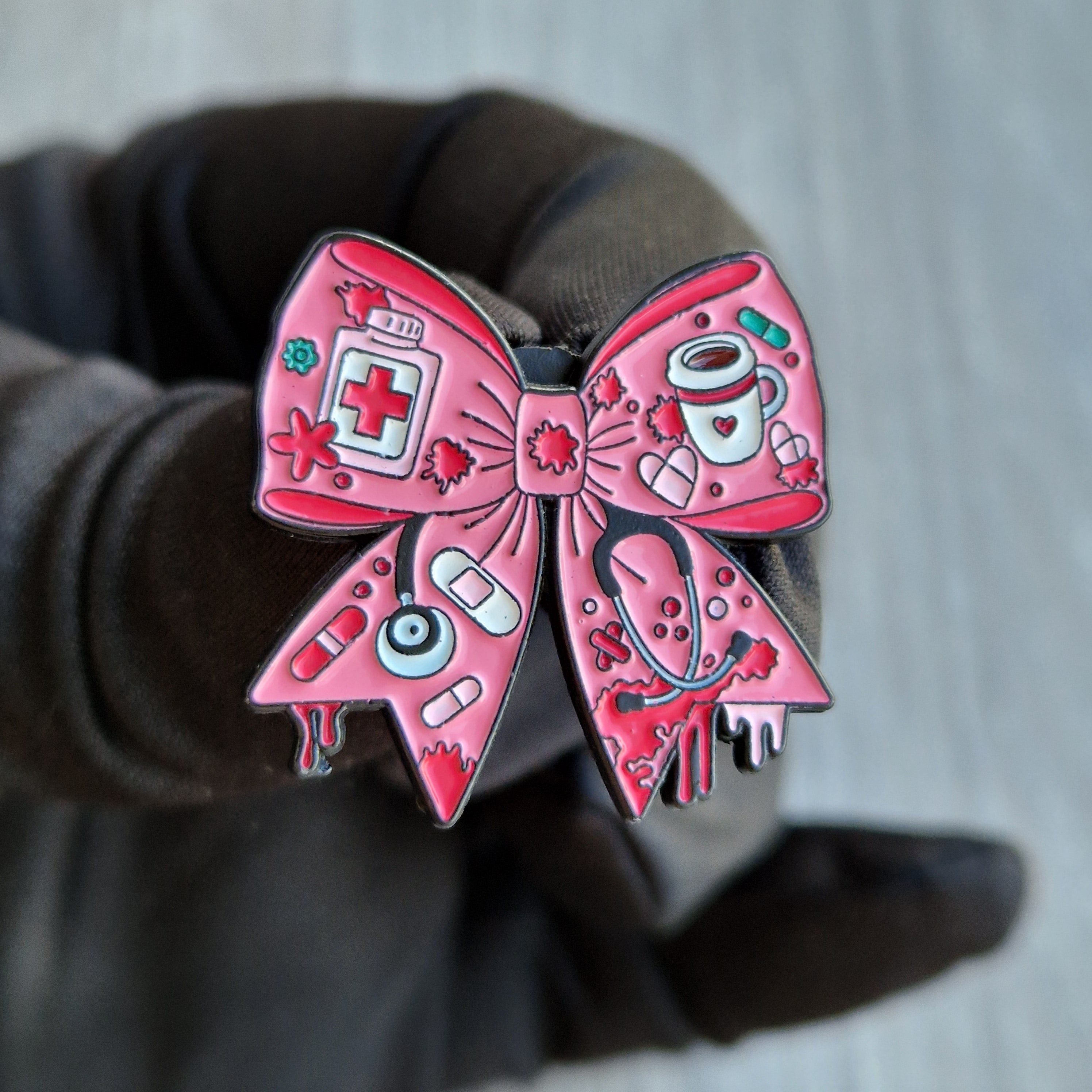Spilla Fiocco Rosa Infermiera