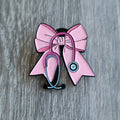 Spilla Stetoscopio Fiocco Rosa