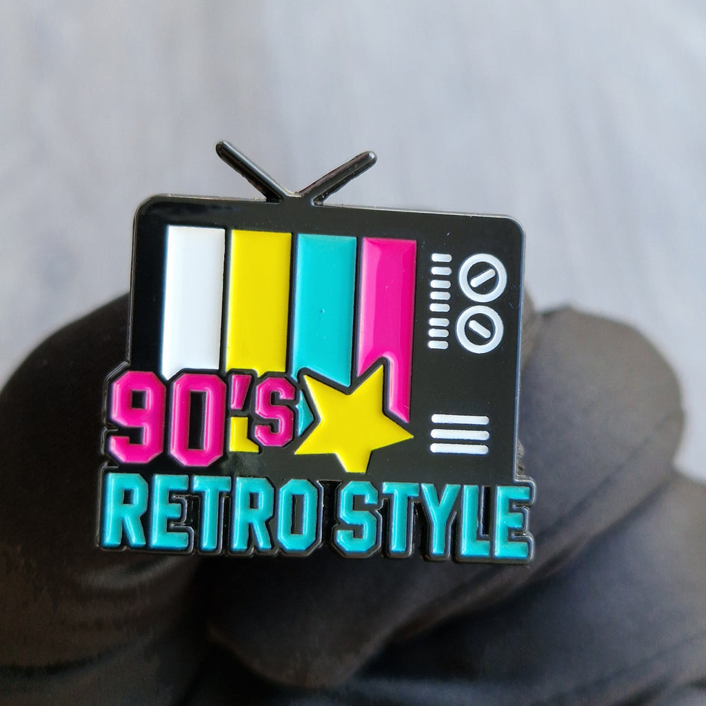 Spilla TV Retro 90's Style