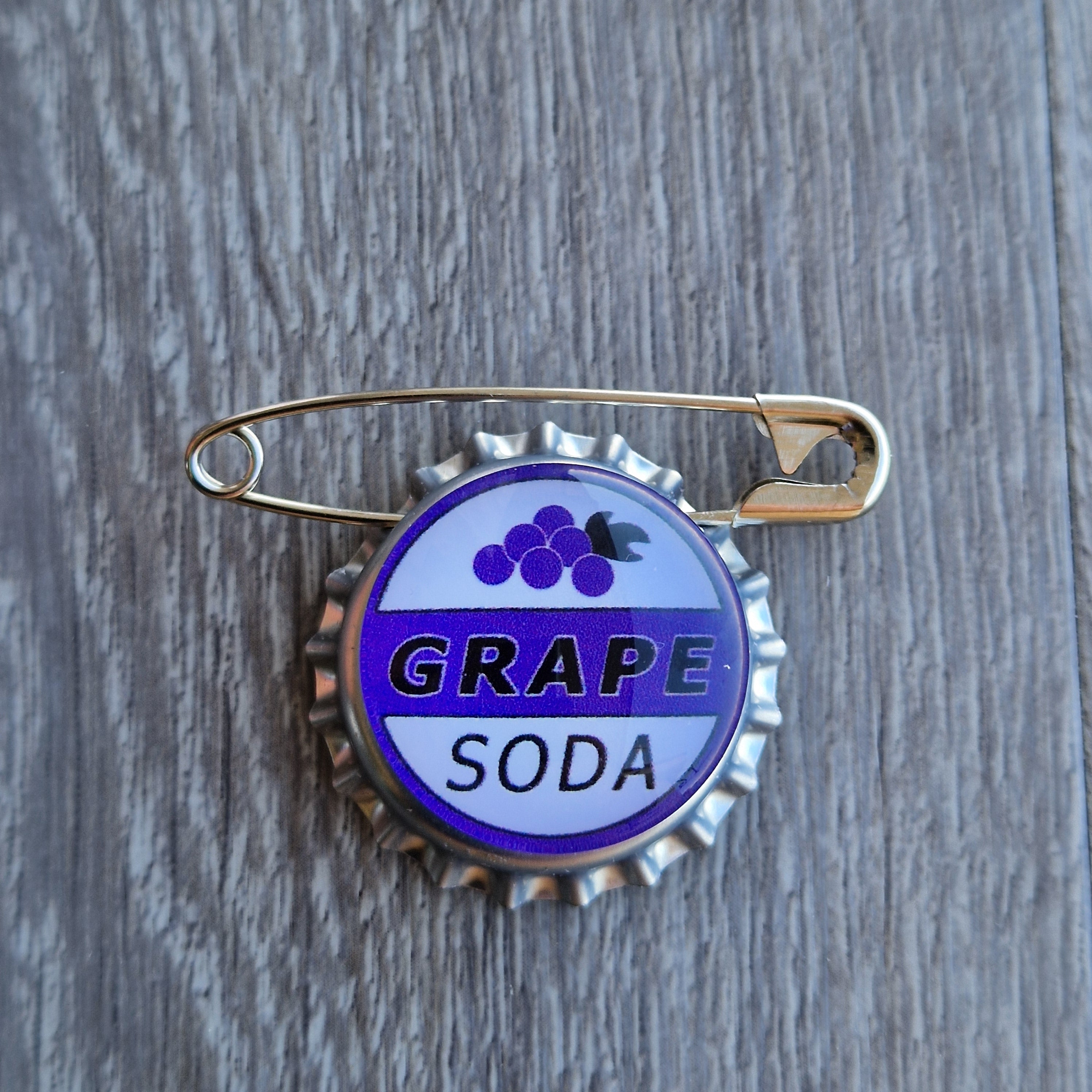 Spilla Tappo Bottiglia Grape Soda Vintage