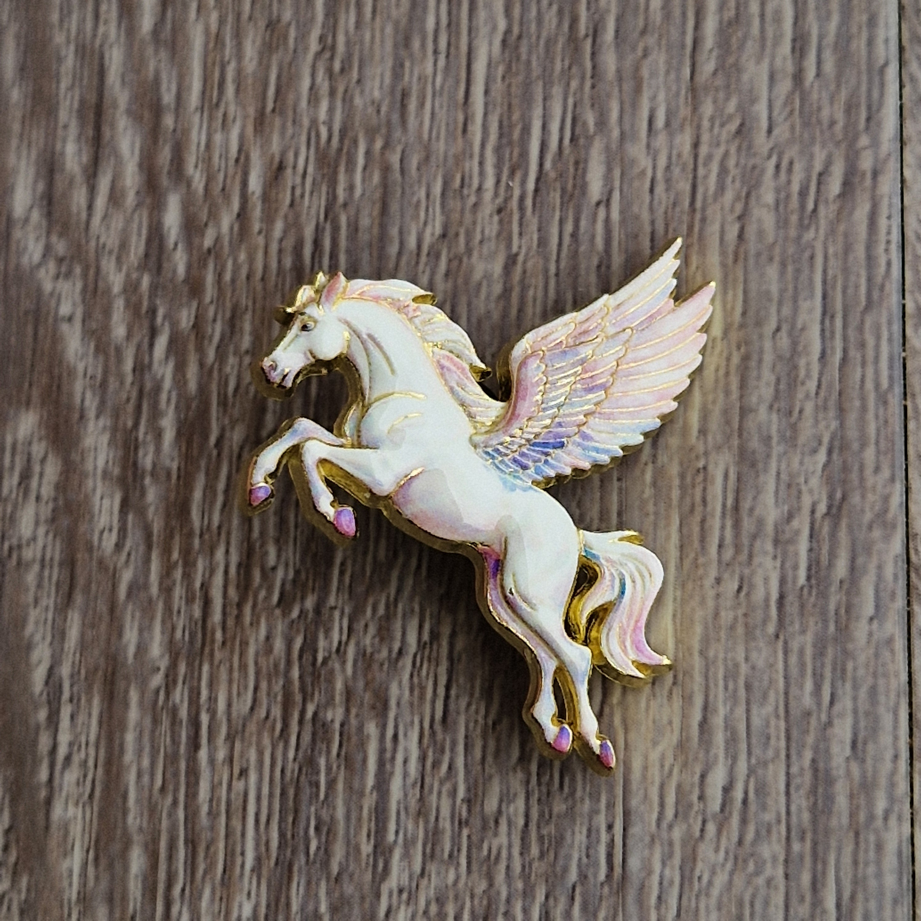 Spilla Pegaso Bianco Iridescente