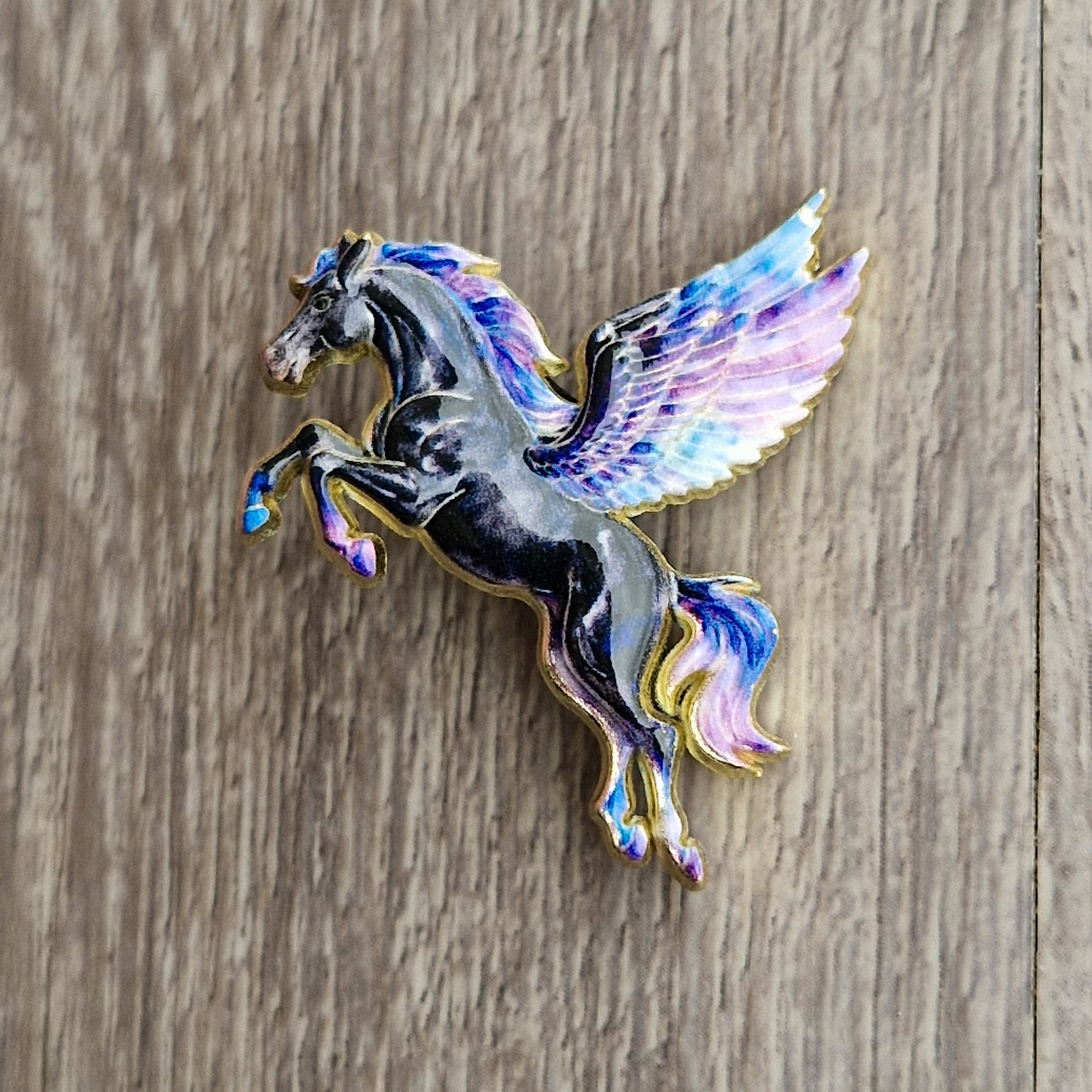 Spilla Pegaso Nero Iridescente