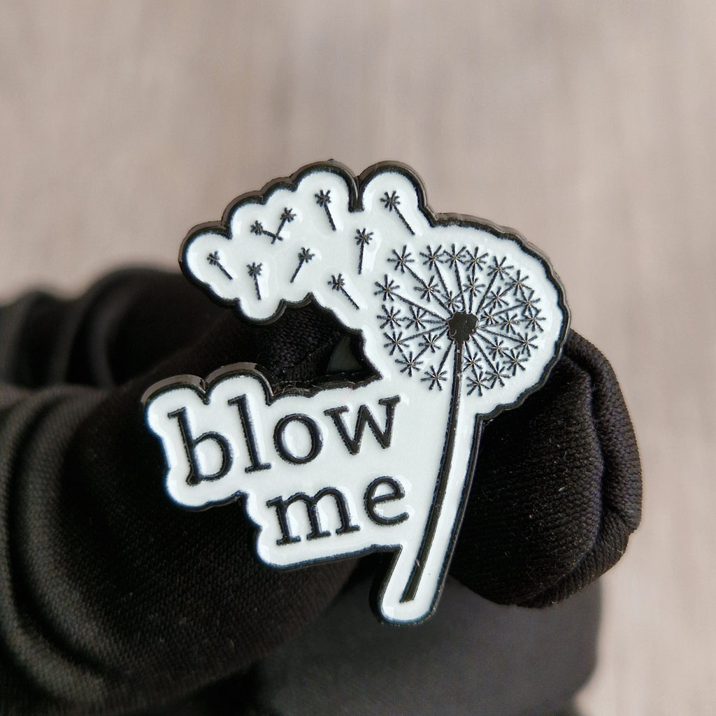 Spilla “Blow Me” con Soffione