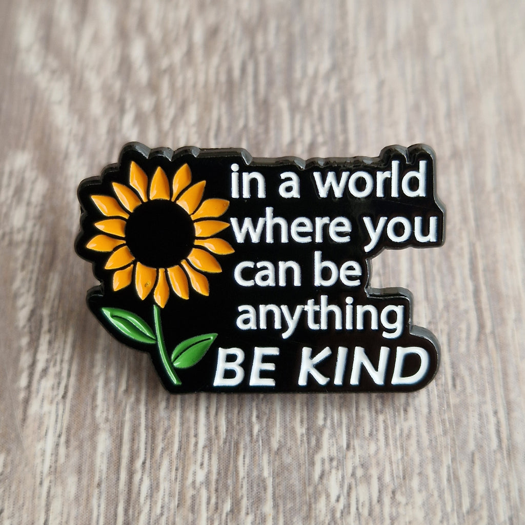Spilla "Be Kind" con Girasole