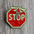 Spilla Segnale STOP con libellula