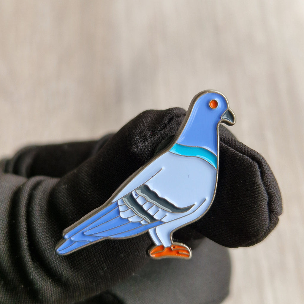 Pin piccione smaltata