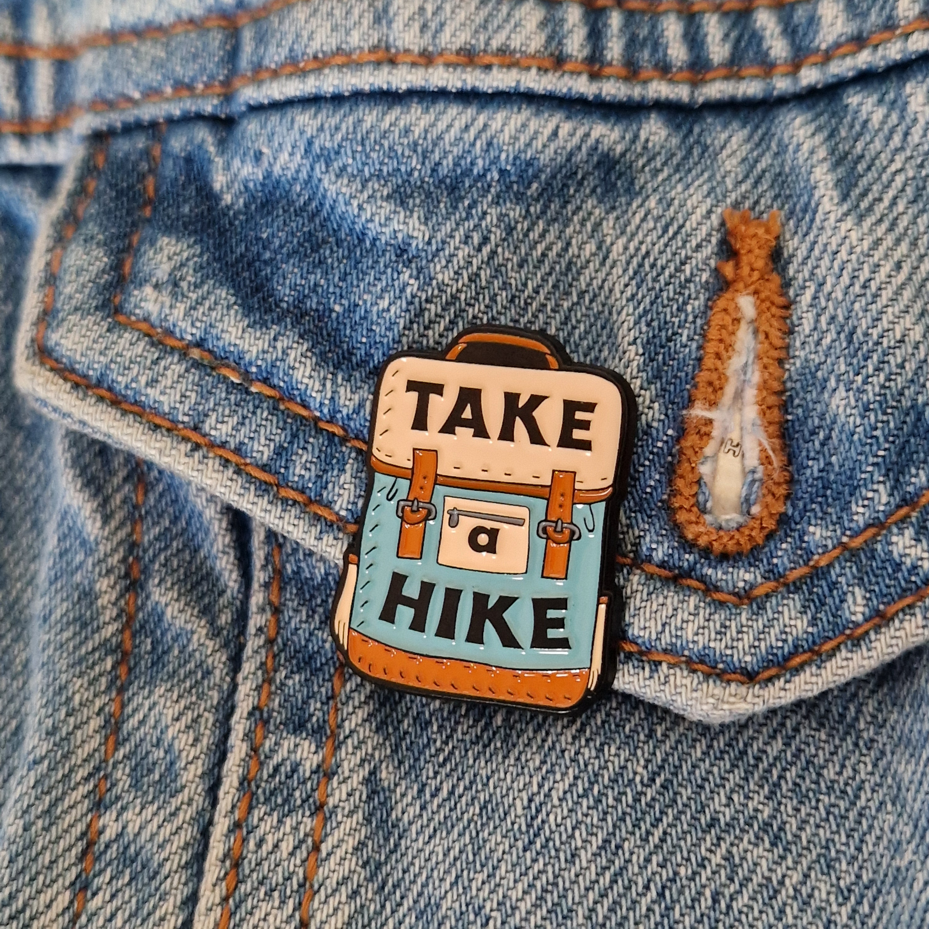 Spilla Zaino "Take a Hike"