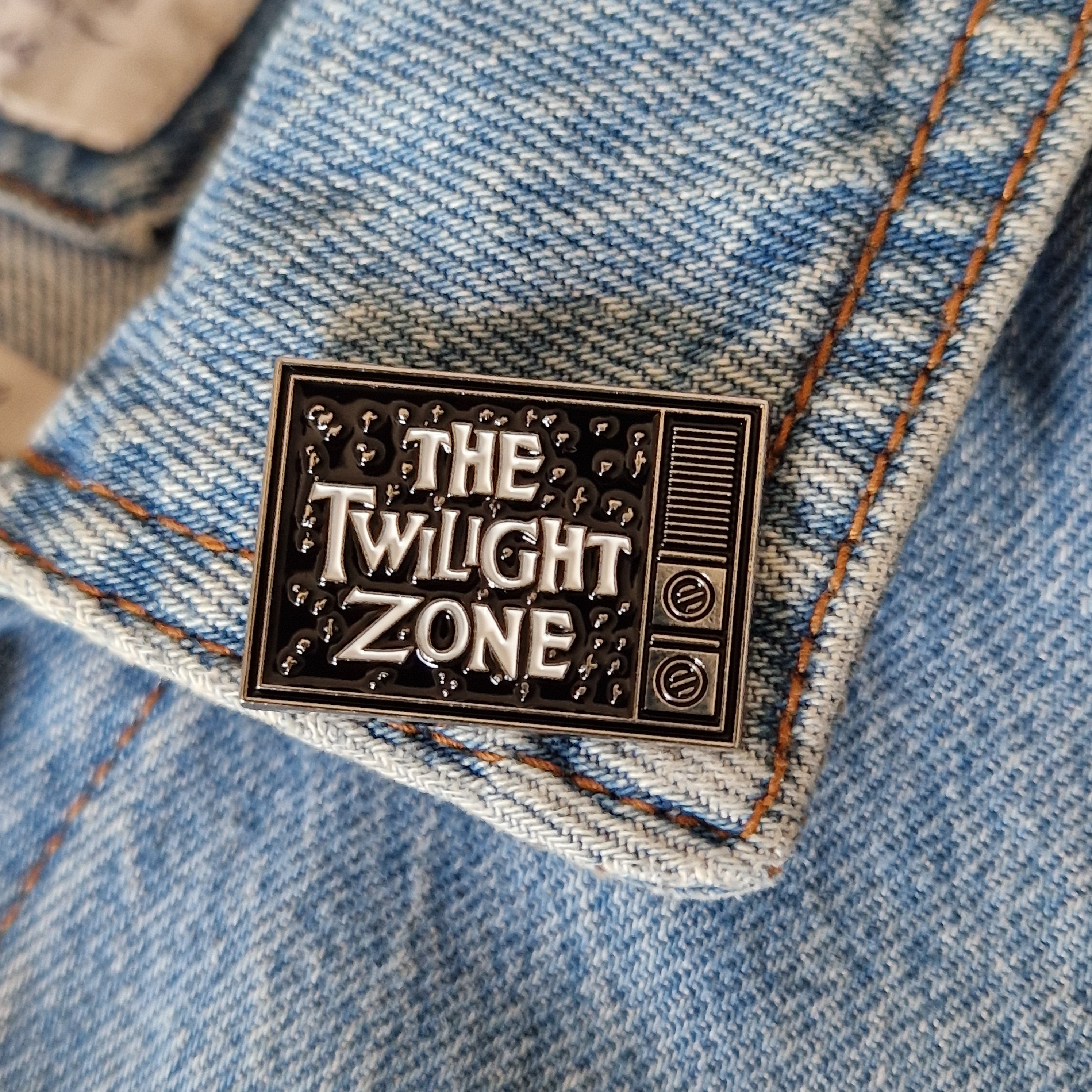 Spilla "The Twilight Zone" Vintage