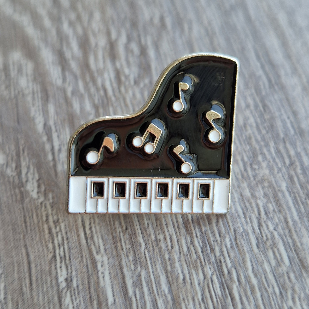 Spilla Pianoforte a Coda con Note Musicali