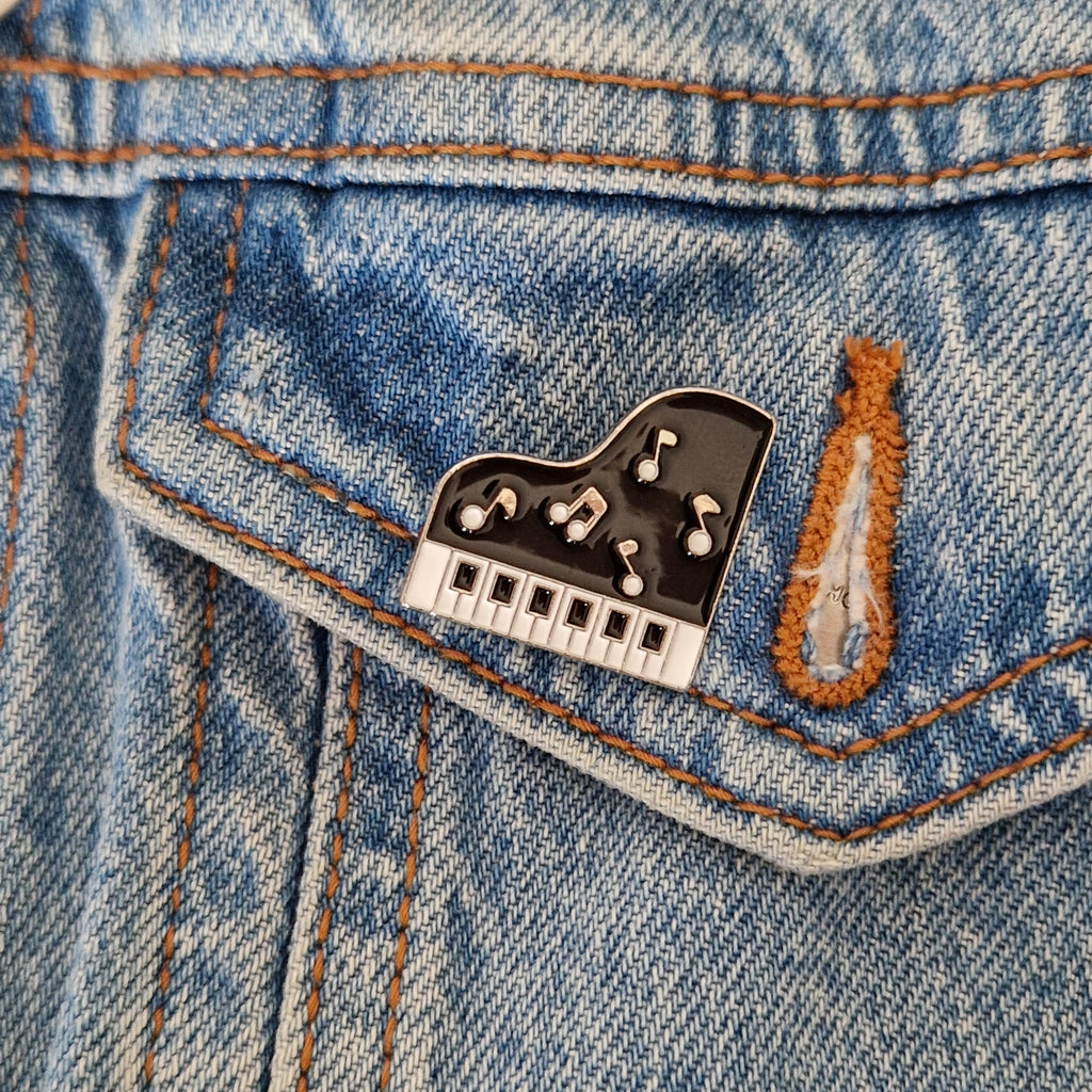Spilla Pianoforte a Coda con Note Musicali