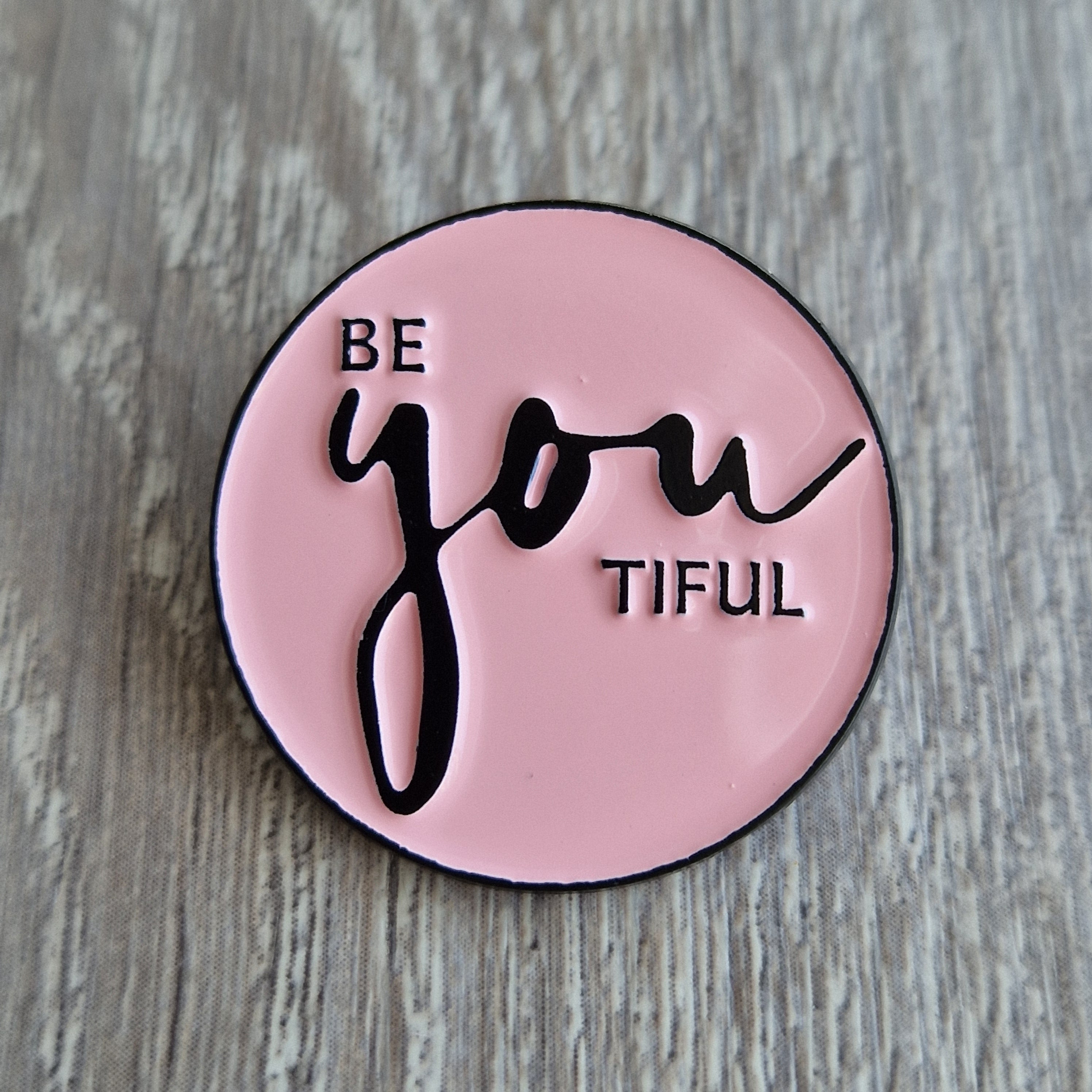 Spilla "Be You Tiful" Rosa