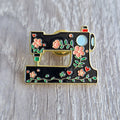 Spilla Smaltata Macchina da Cucire Vintage e Fiori