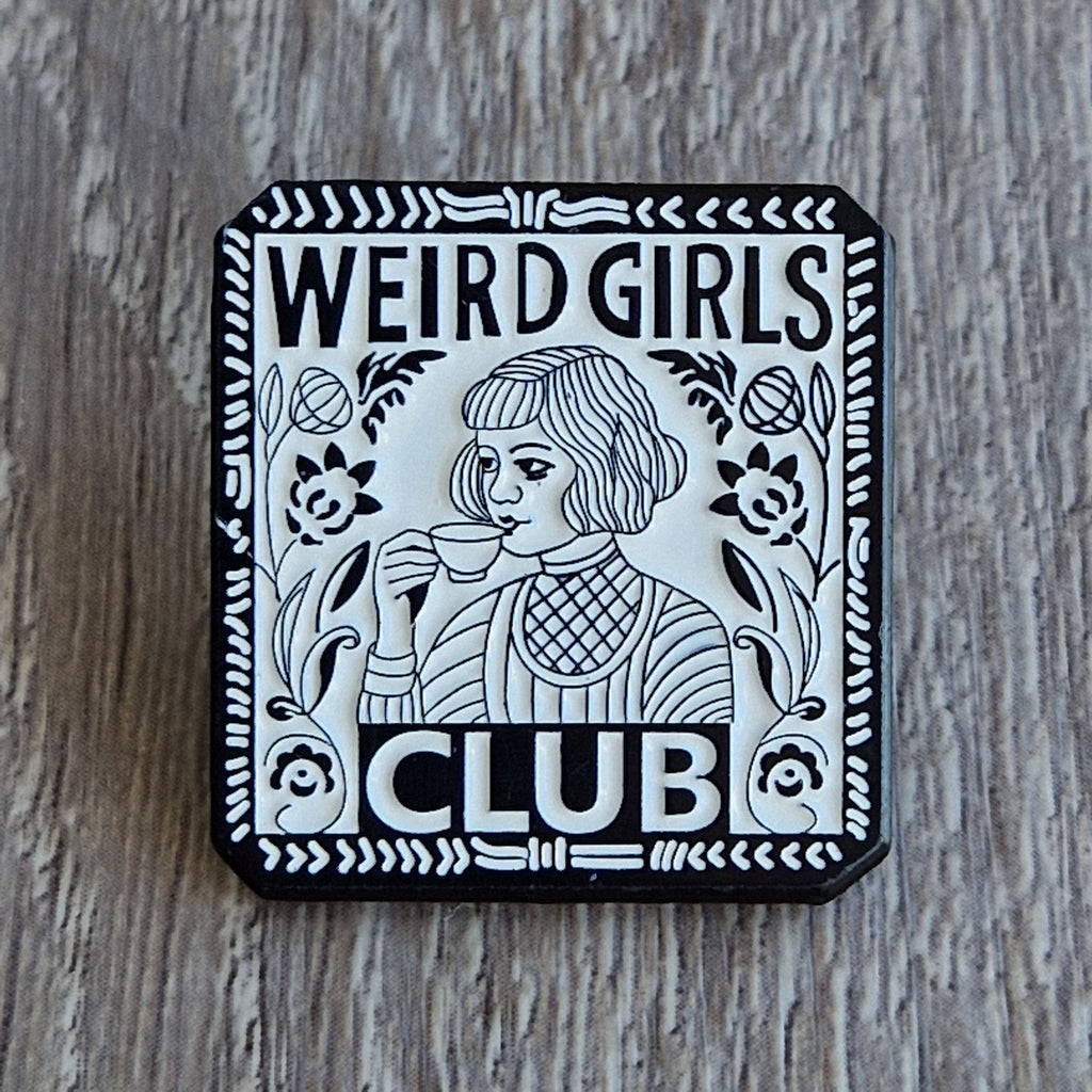 Spilla Weird Girls Club