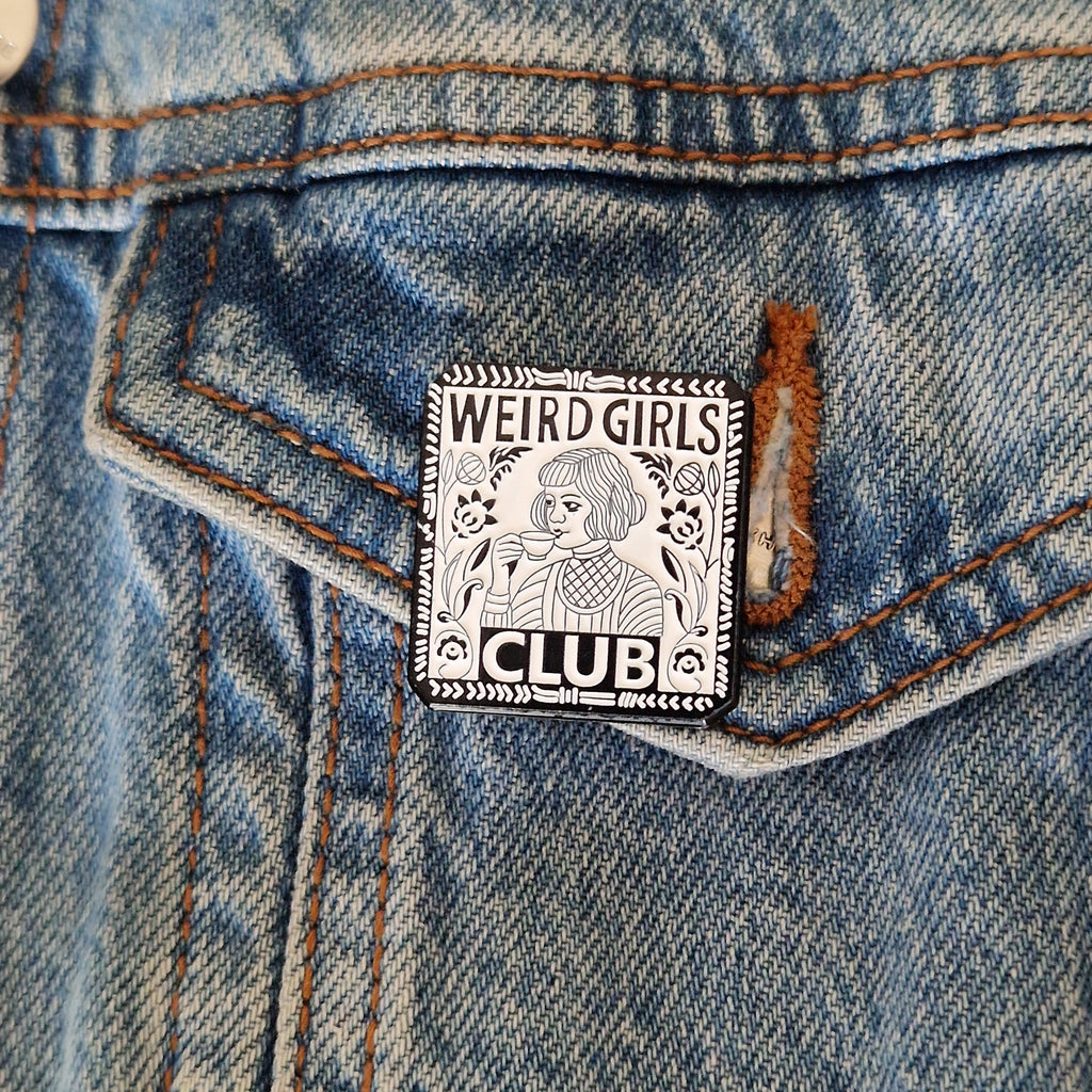 Spilla Weird Girls Club