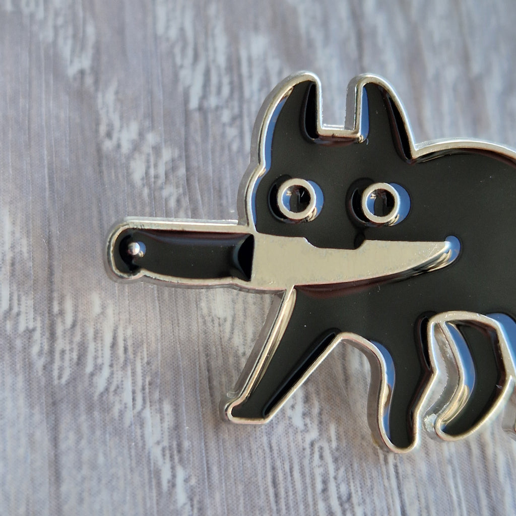 Spilla Gatto Nero con coltello  Minimal