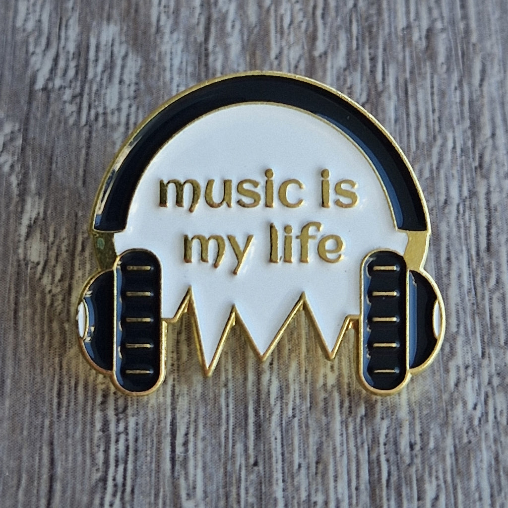 Spilla Smaltata "Music Is My Life"