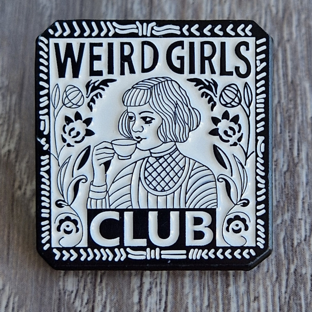 Spilla Weird Girls Club