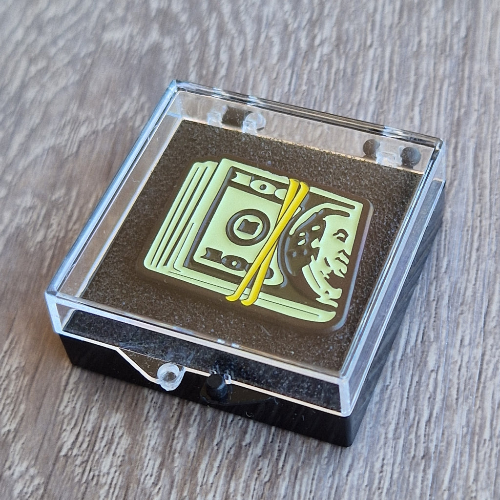 Spilla Smaltata Mazzo di Dollari Box