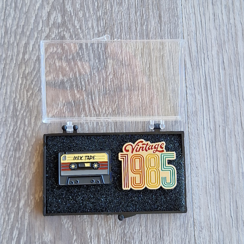 Set 2 Spille Smaltate Mix Tape e Vintage 1985 Box