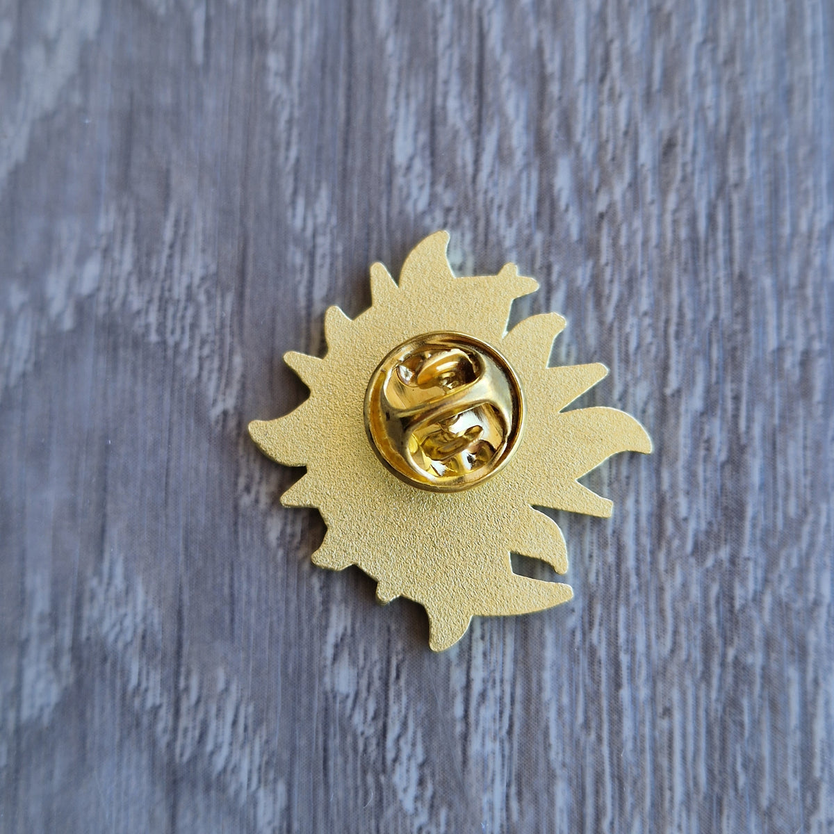 Sole e Luna spilla pin enamel badge circa 3 cm in metallo