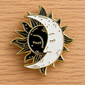 Sole e Luna spilla pin enamel badge circa 3 cm in metallo