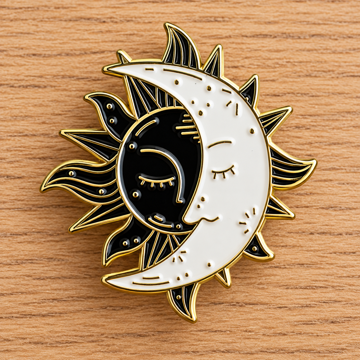 Sole e Luna spilla pin enamel badge circa 3 cm in metallo