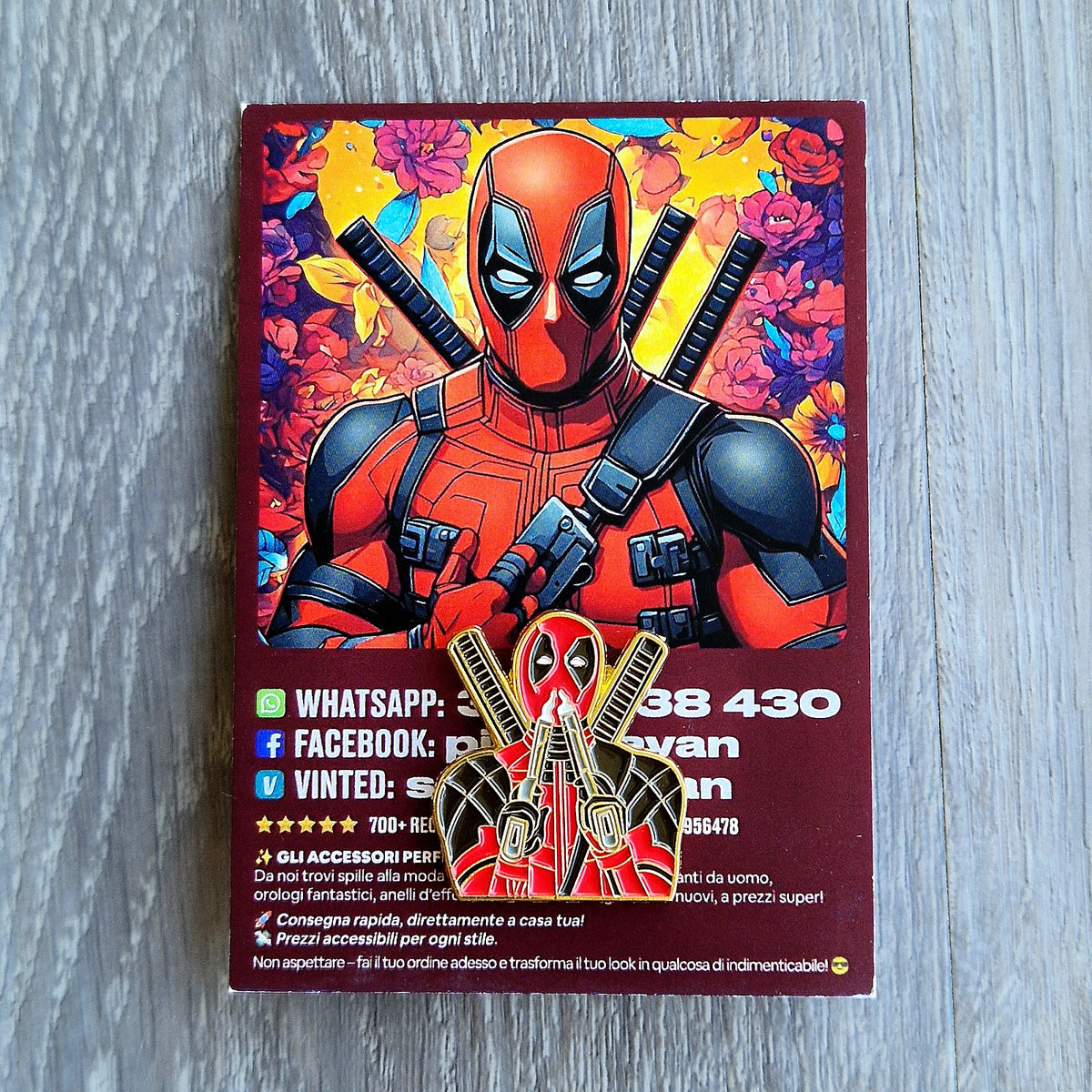 Spilla Smaltata Deadpool Marvel con Card Illustrata